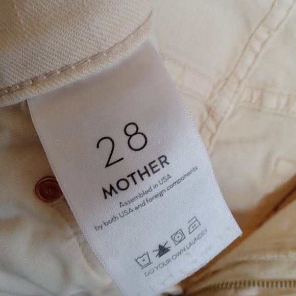 MOTHER Denim The Insider Crop Step Fray in Chalk Ivory - Picture 7 of 12